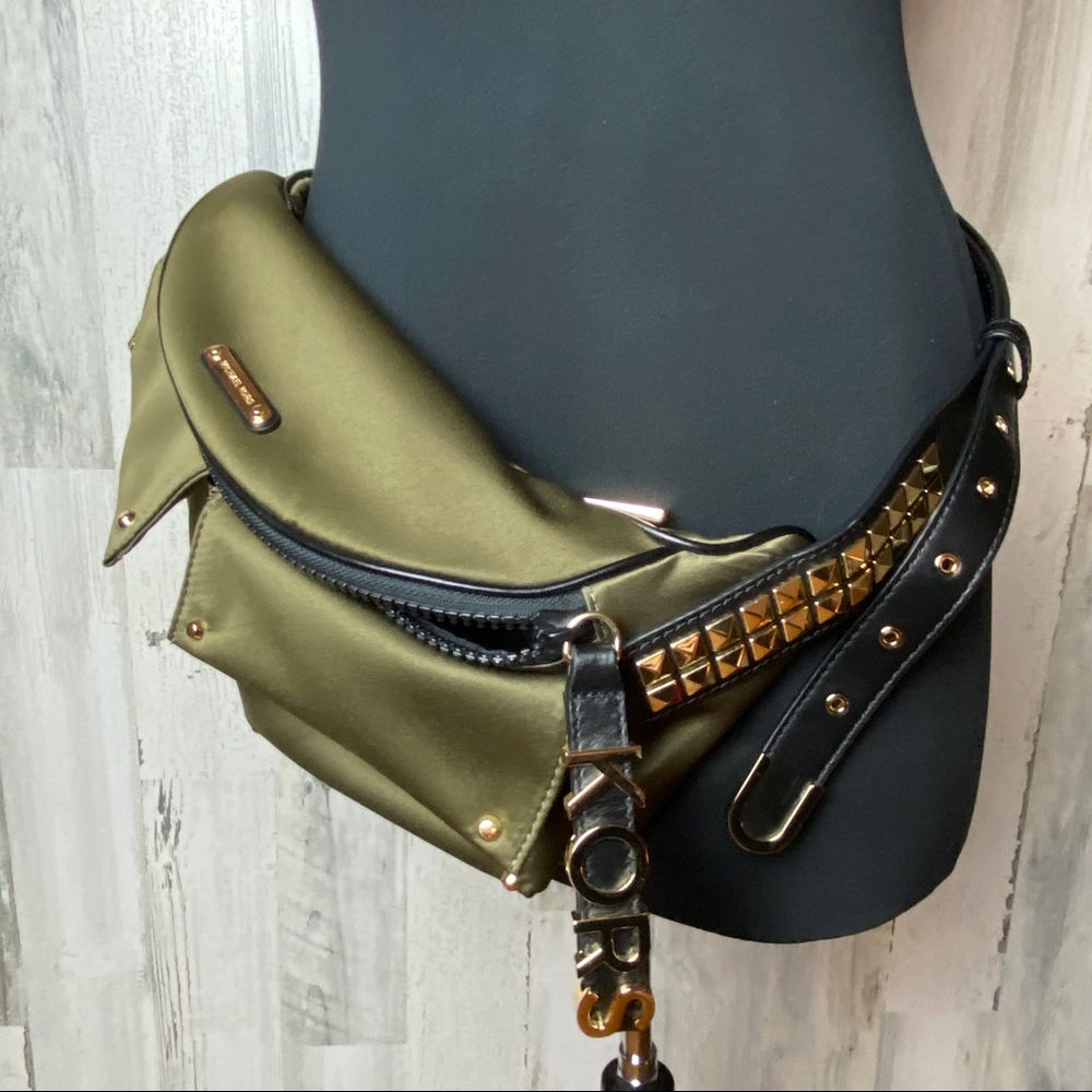 Michael Kors Satin Olive gold stud hip fan pack